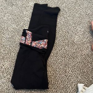 Full length lulu lemon leggings with floral top size 4